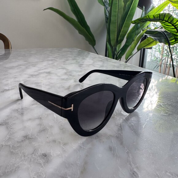 TOM FORD Toni Cat-Eye Sunglasses - Picture 3 of 6